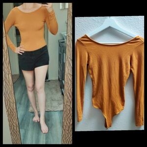 Lulu's*Long sleeves bodysuit